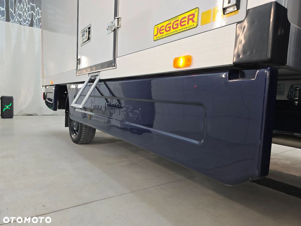 Mercedes-Benz SPRINTER 319 3.0 CDI KONTENER 4,28cmDługi 2,29cmSzero 2,24cmWysok + WINDA 750Kg 42Tyś km SERWIS DO OSTATNIEGO Km ASO MERCEDES-BENZ SALON PL STAN NOWY NOWY NOWY FABRYCZNA GWARANCJA - 23