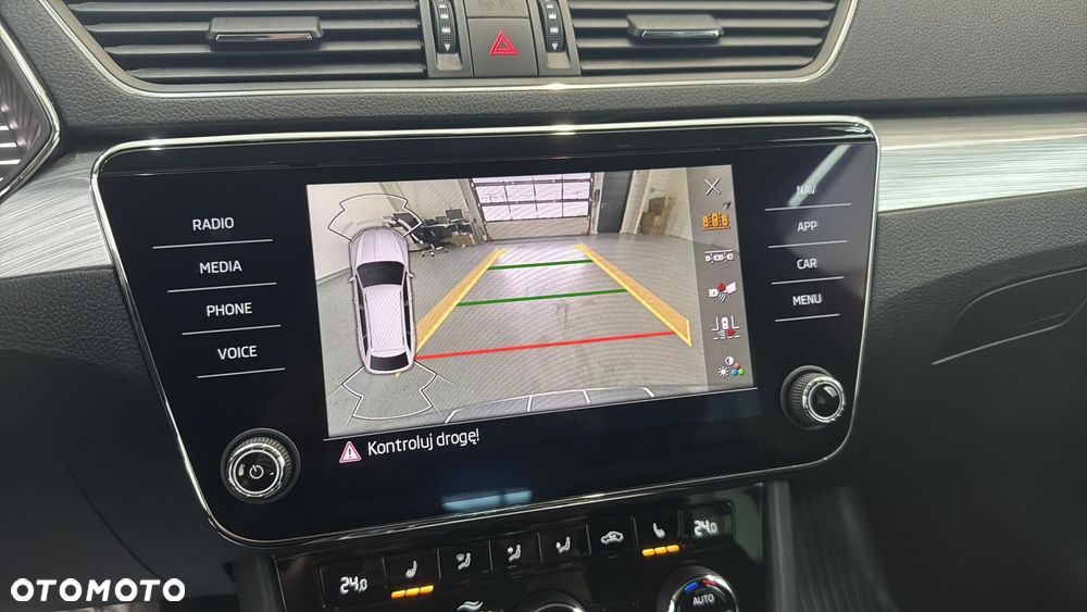 Skoda Superb 2.0 TDI SCR Ambition DSG - 25
