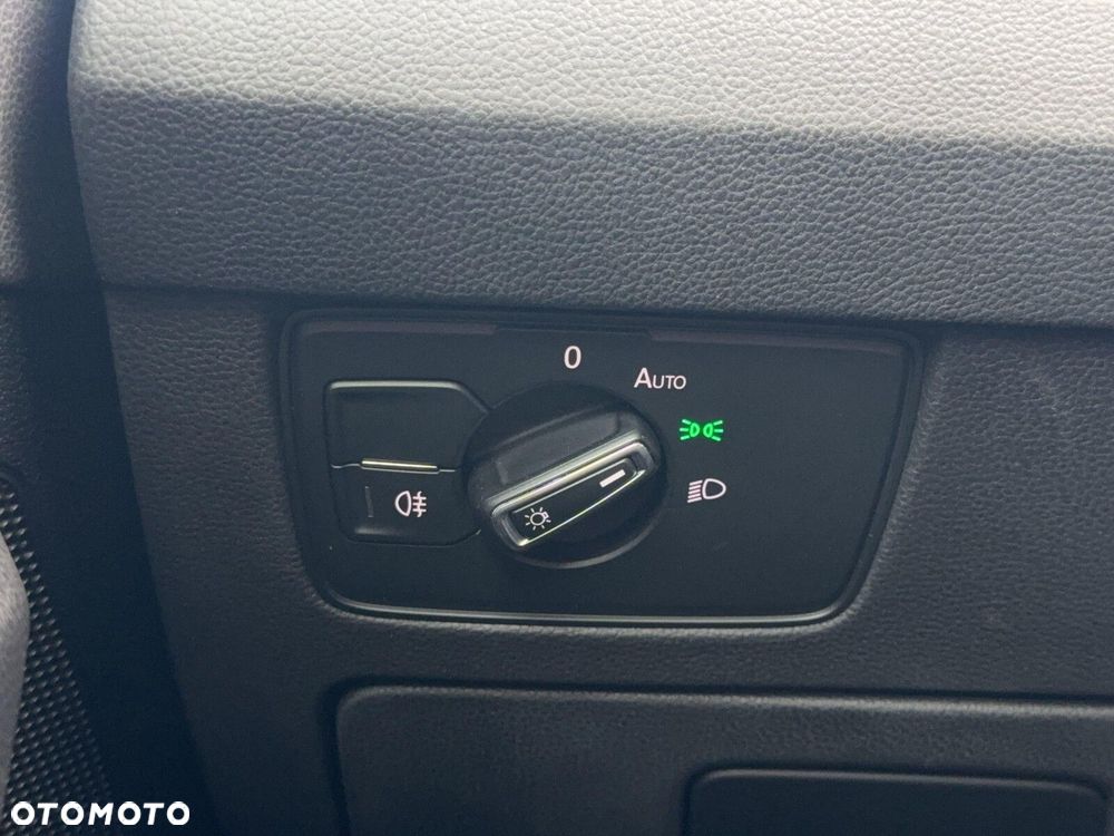 Volkswagen Passat - 36