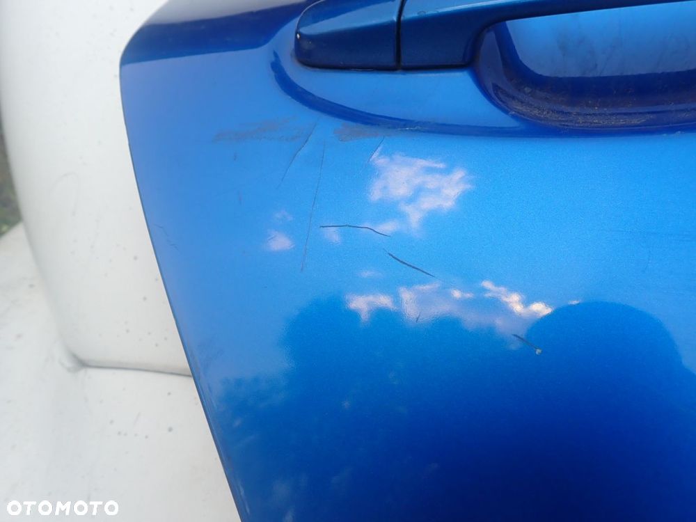 DRZWI PRAWY TYŁ TOYOTA YARIS II KOL: 8T0 - 8