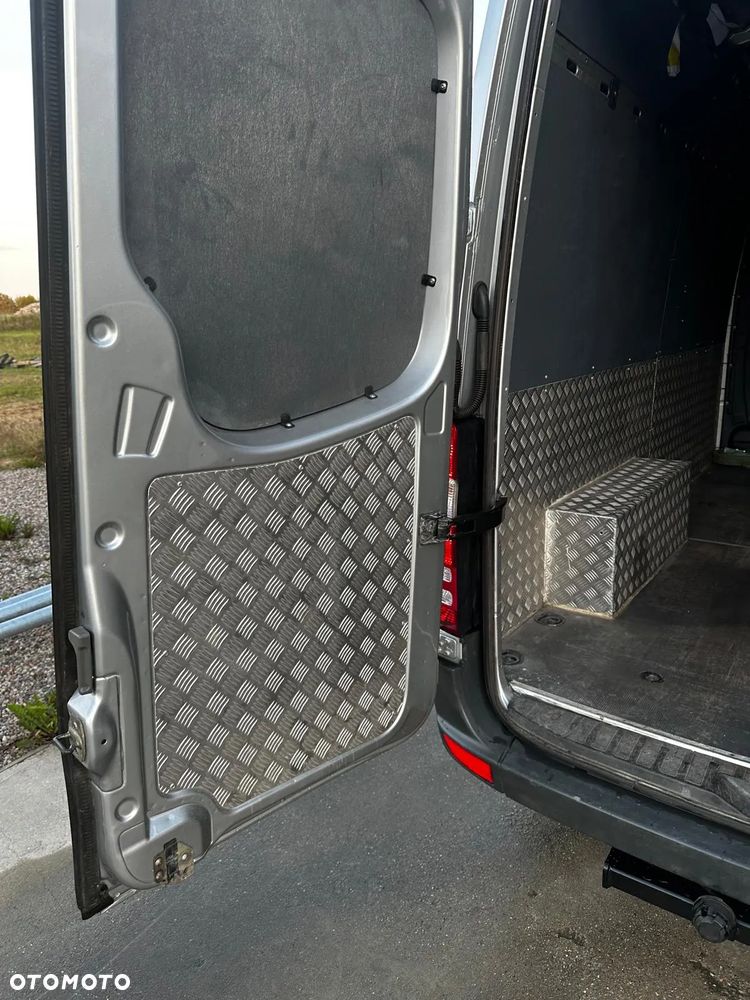 Mercedes-Benz Sprinter 319 - 13