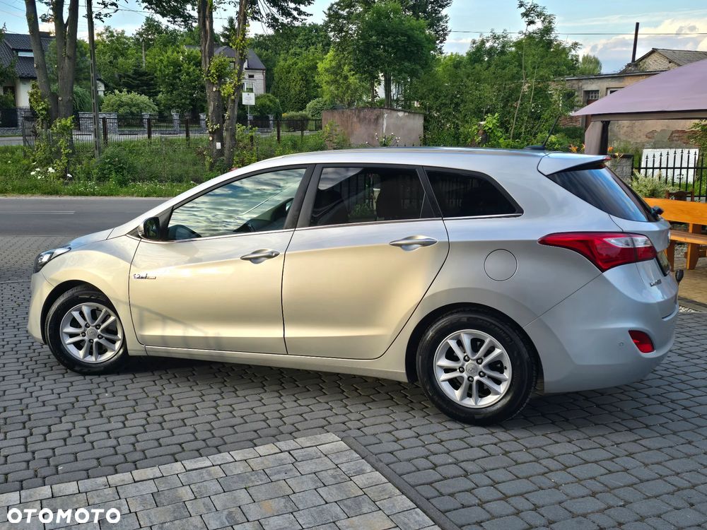 Hyundai i30 blue 1.6 GDI YES Gold - 14