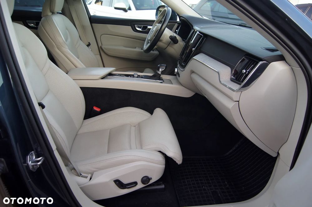 Volvo XC 60 T5 AWD Geartronic Inscription - 17