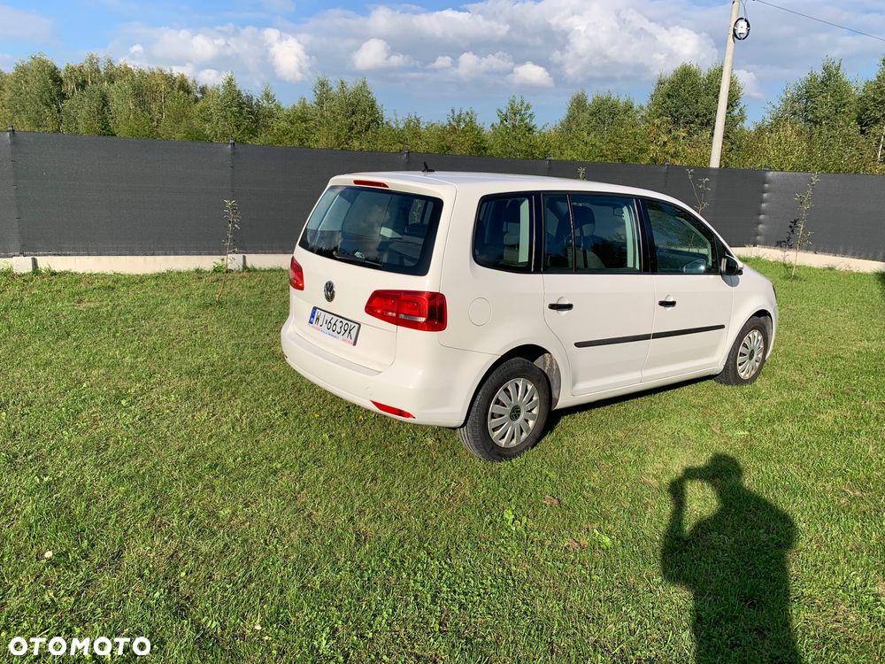 Volkswagen Touran 2011 photo 3