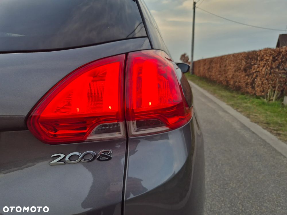 Peugeot 2008 PureTech 82 Style - 22