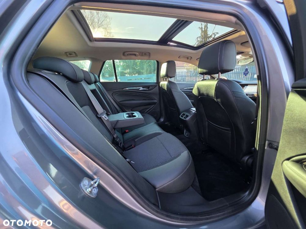 Opel Insignia - 22
