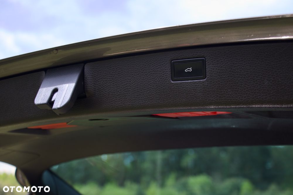 Volkswagen Passat Variant 2.0 TDI DSG BlueMotion Technology Exclusive - 30