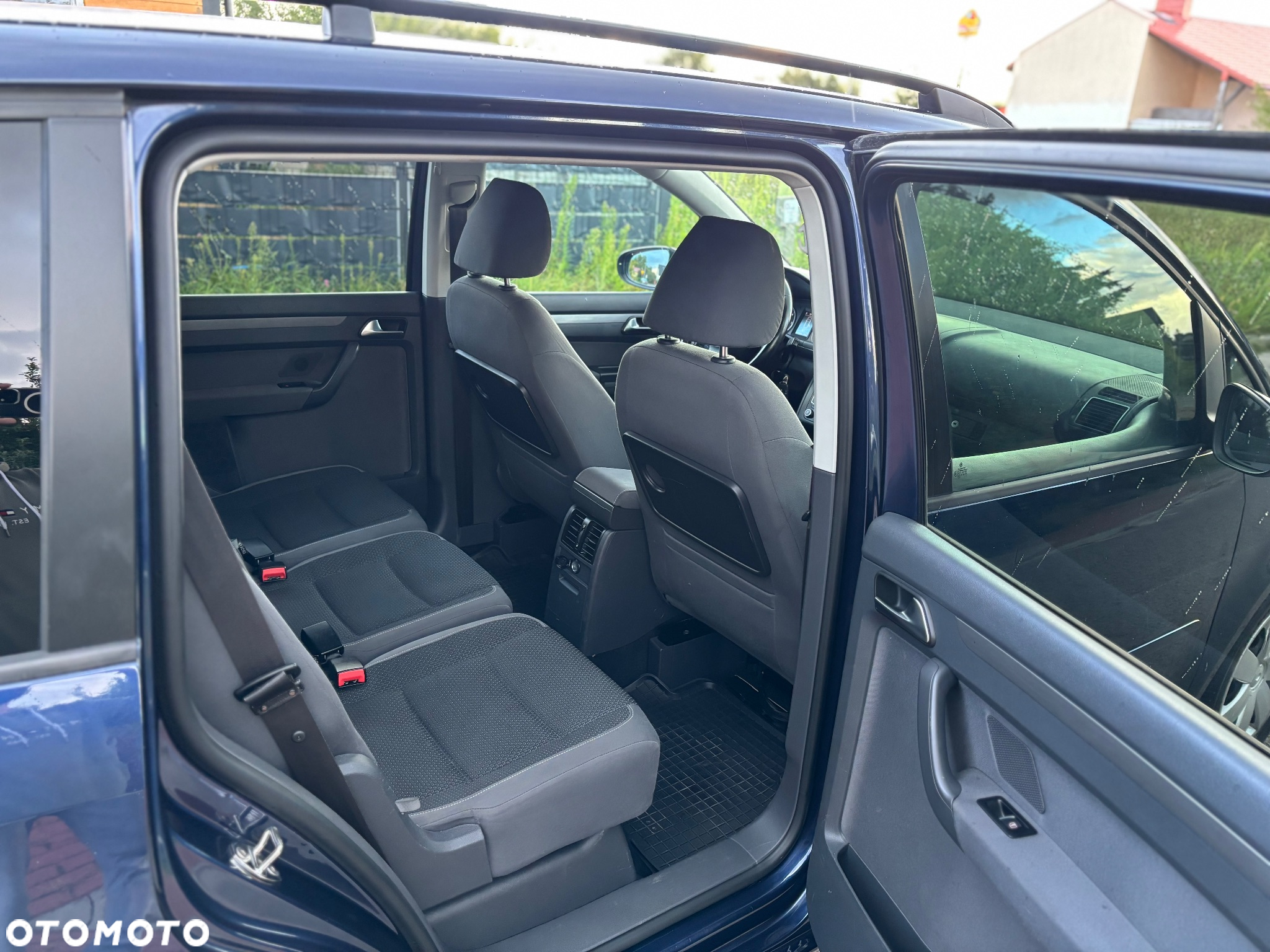 Volkswagen Touran - 11
