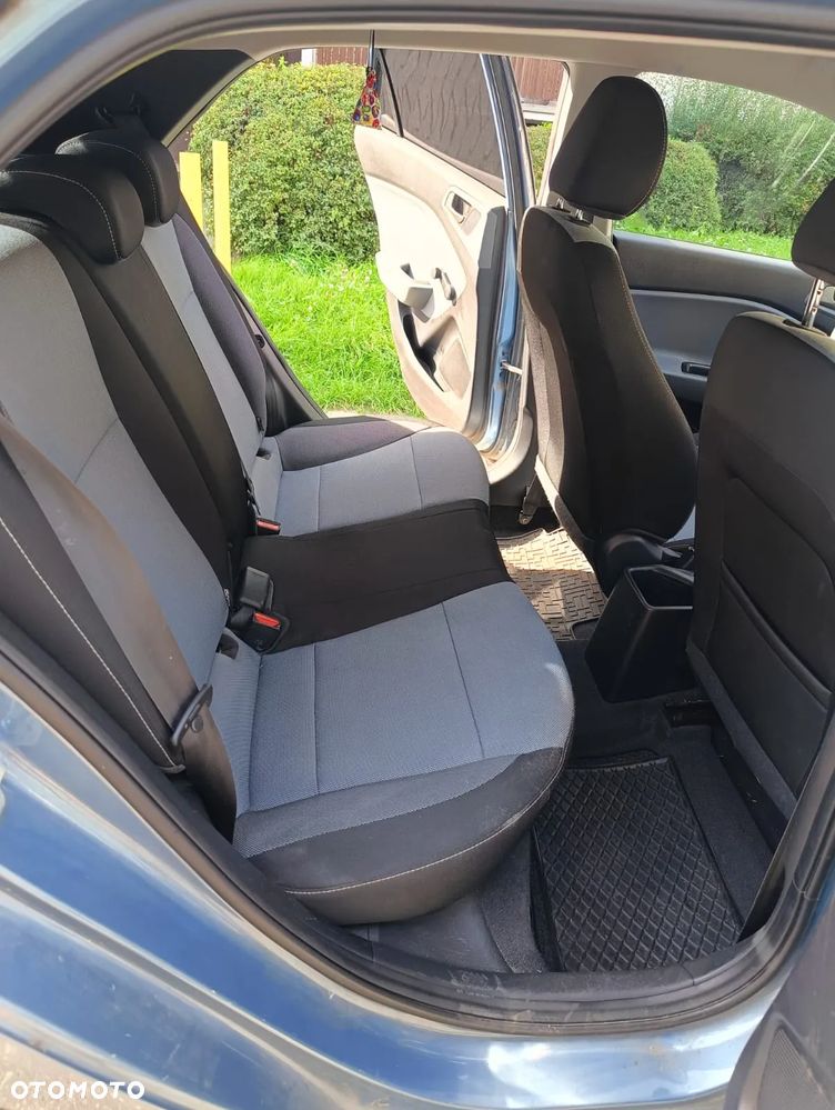 Hyundai i20 1.2 BlueDrive Classic + - 11