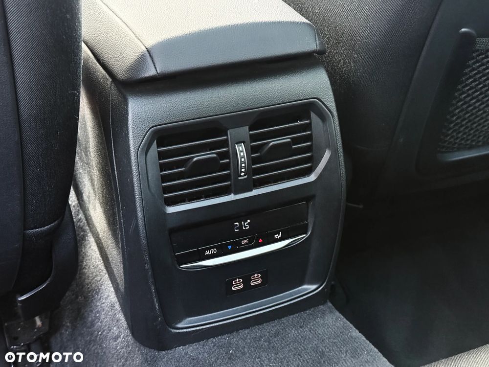 BMW Seria 3 320d Sport Line Shadow - 32