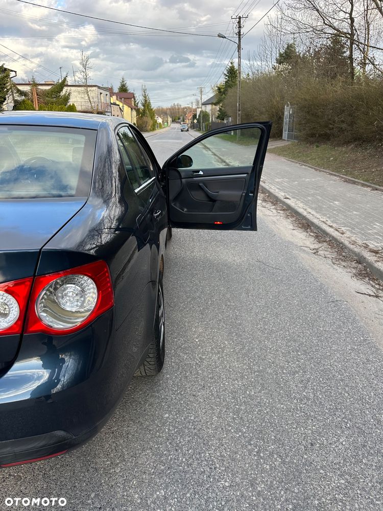 Volkswagen Jetta 1.6 United - 10