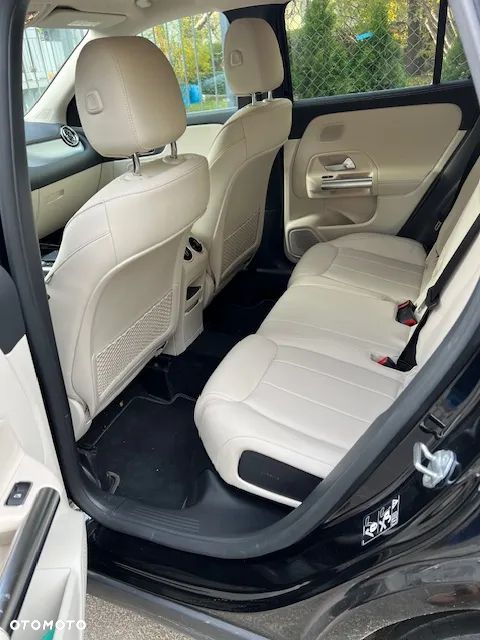 Mercedes-Benz GLA - 7