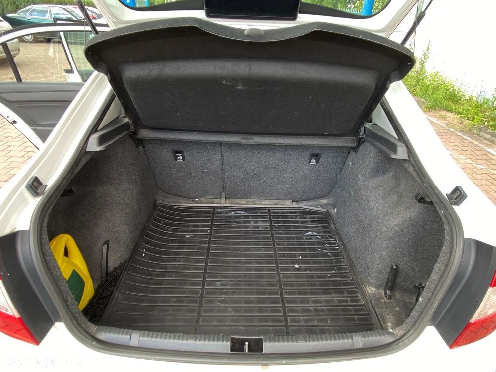 Skoda RAPID 1.2 TSI Elegance - 9