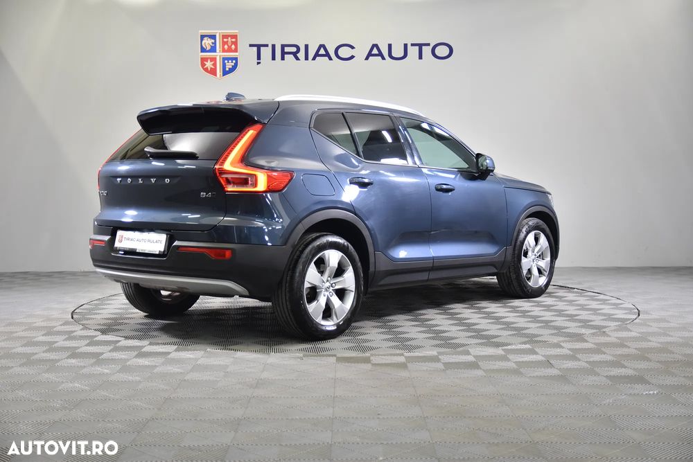 Volvo XC 40 B4 AT8 AWD Mild Hybrid Momentum Pro - 5