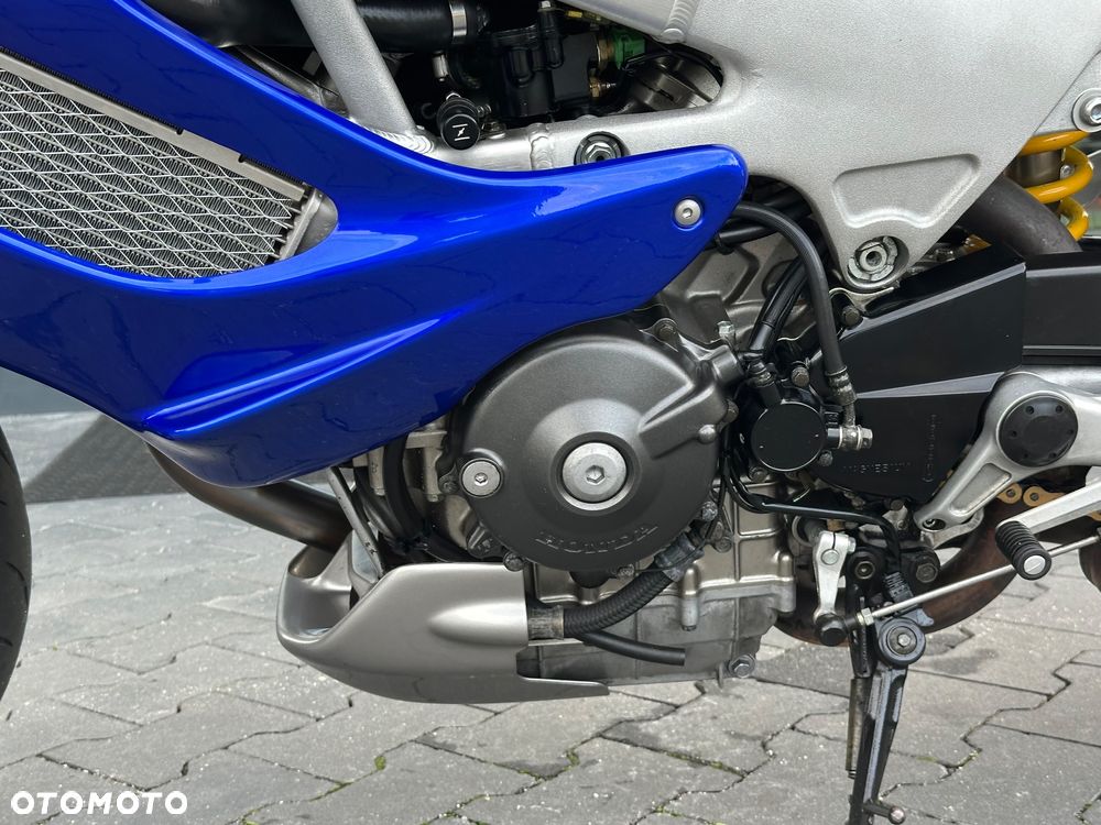 Honda VTR - 34