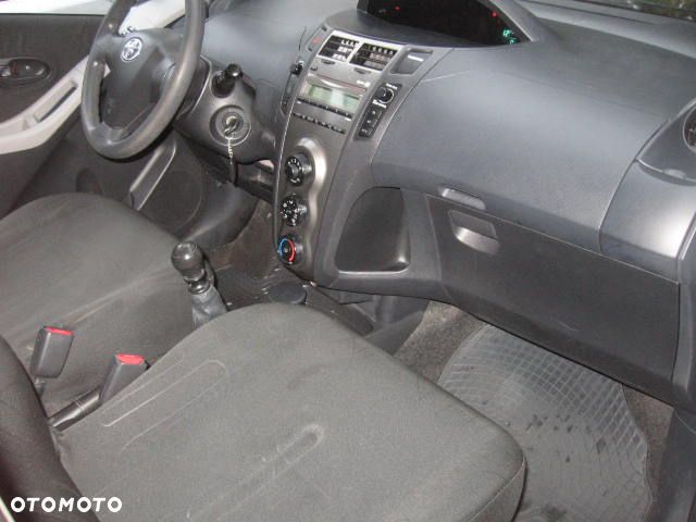 Toyota Yaris 1.33 Luna - 13