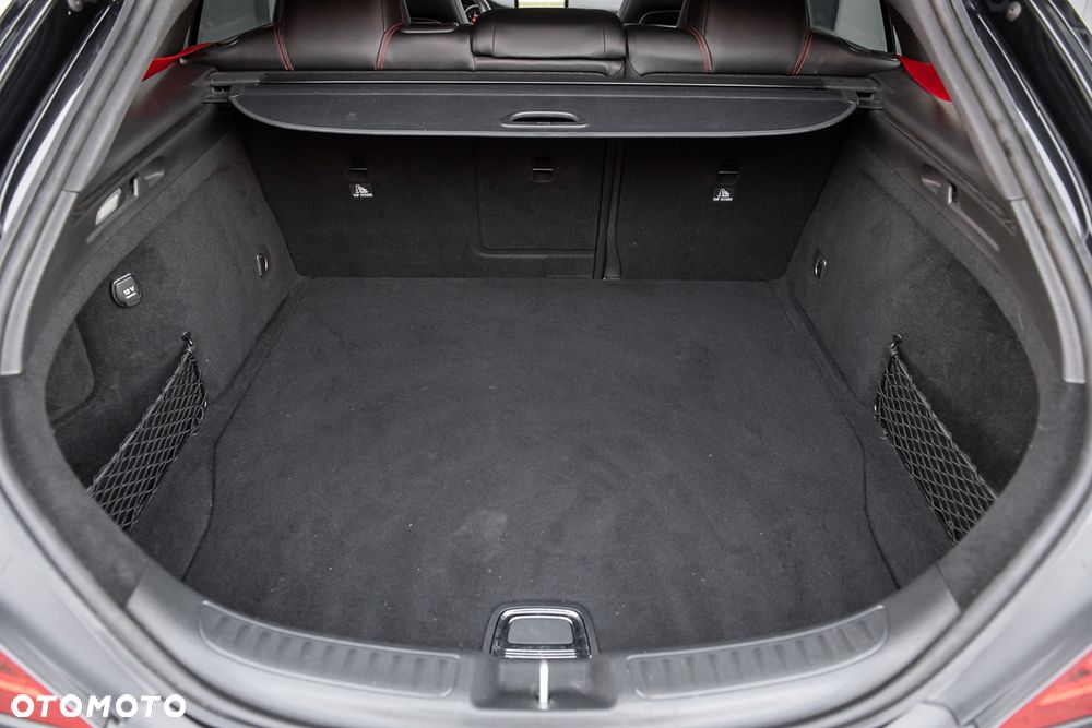 Mercedes-Benz CLA AMG 45 4Matic 7G-DCT - 28