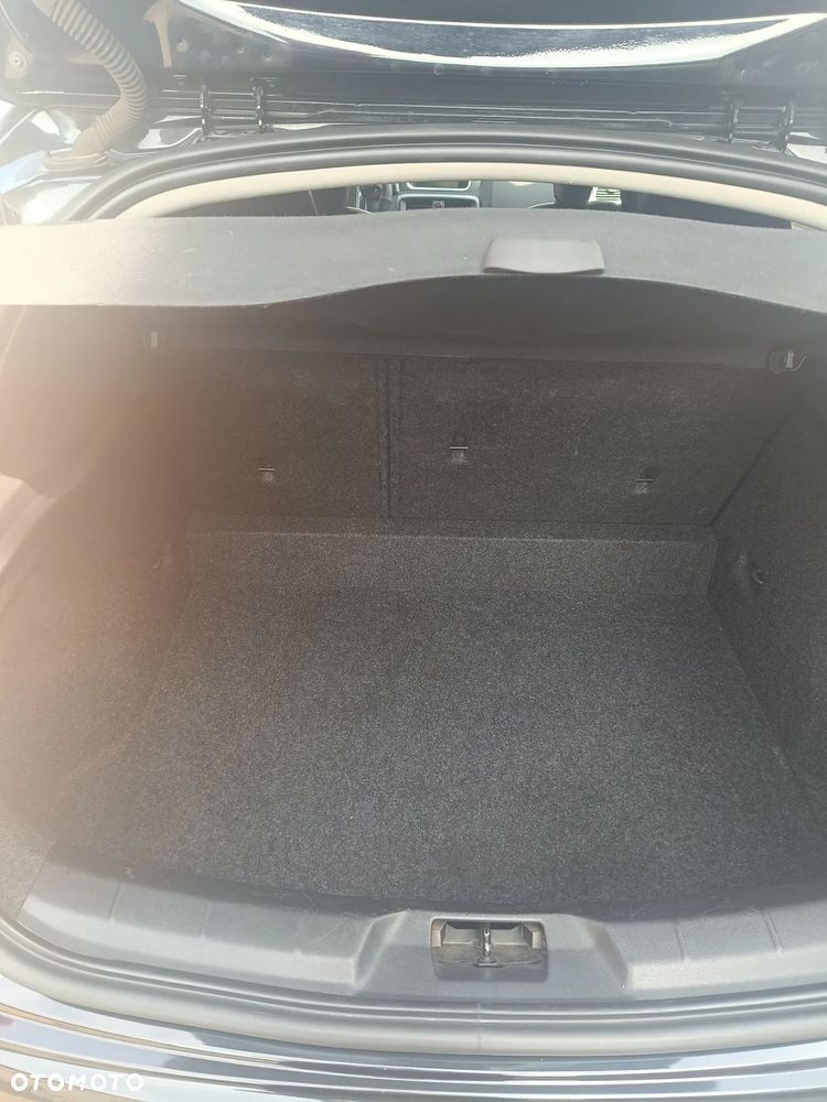 Volvo V40 Cross Country D3 - 17