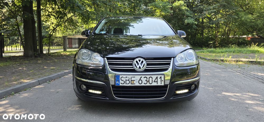 Volkswagen Jetta 2.0 TDI DPF Sportline DSG - 2