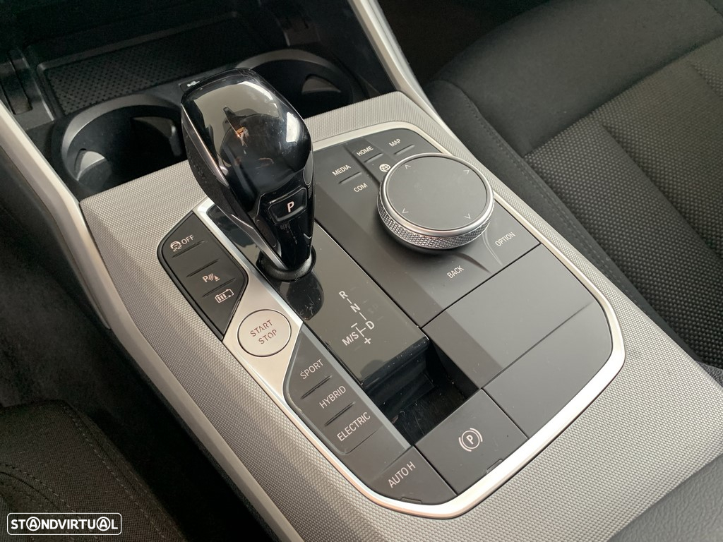 BMW 330 e Touring Line Sport Auto - 8