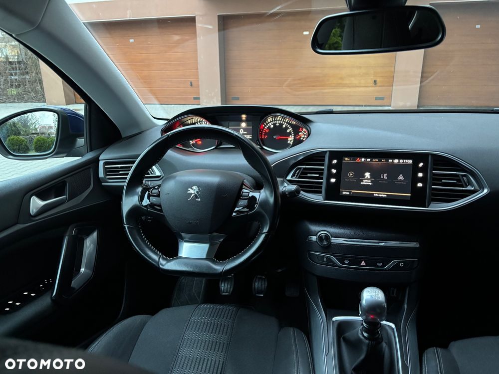 Peugeot 308 1.2 PureTech Allure S&S - 9