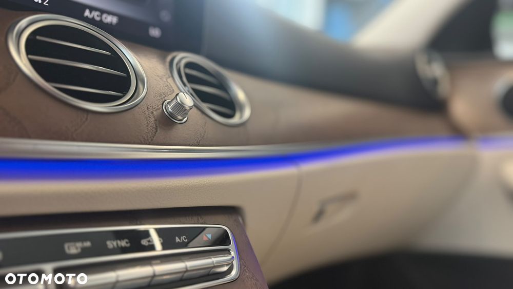 Mercedes-Benz Klasa E - 18