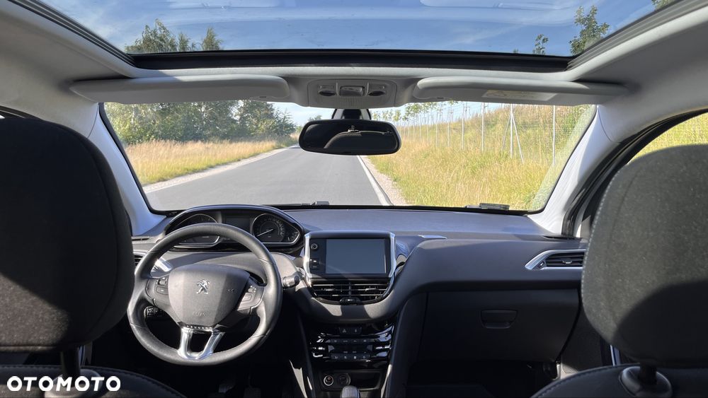 Peugeot 208 - 5