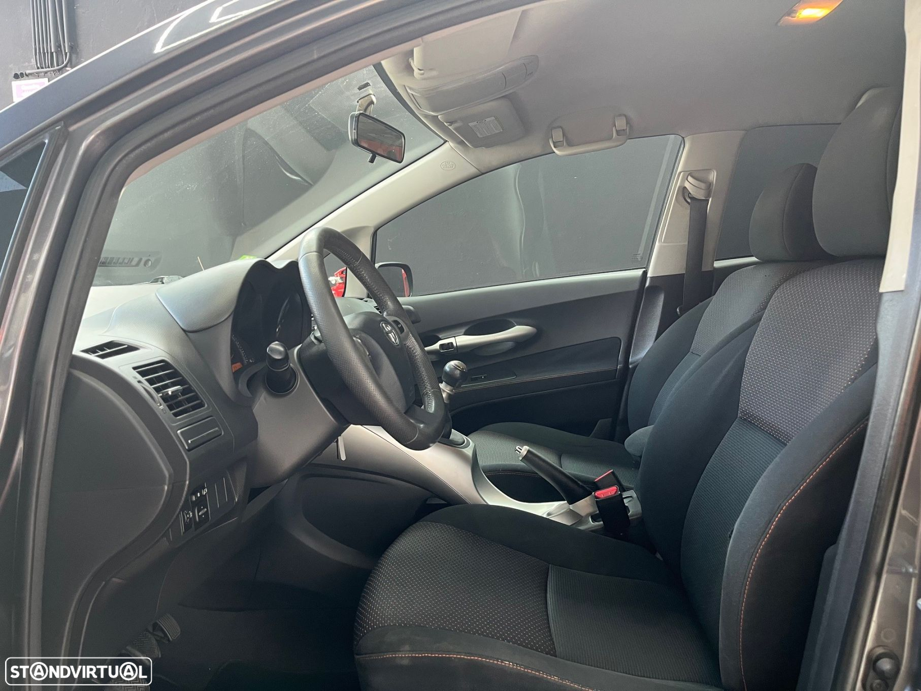 Toyota Auris 1.4 D-4D Exclusive - 8