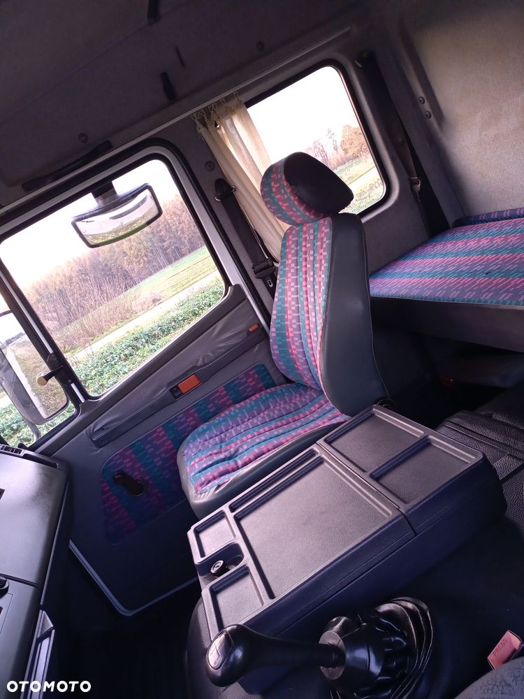 Mercedes-Benz 814 - 12