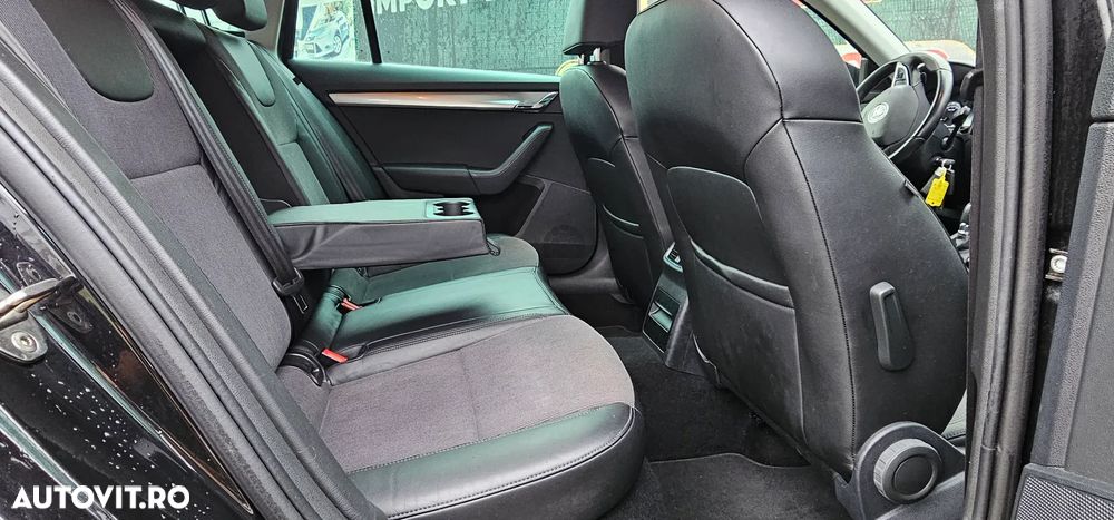 Skoda Octavia Combi Diesel 1.6 TDI DSG Ambition - 12