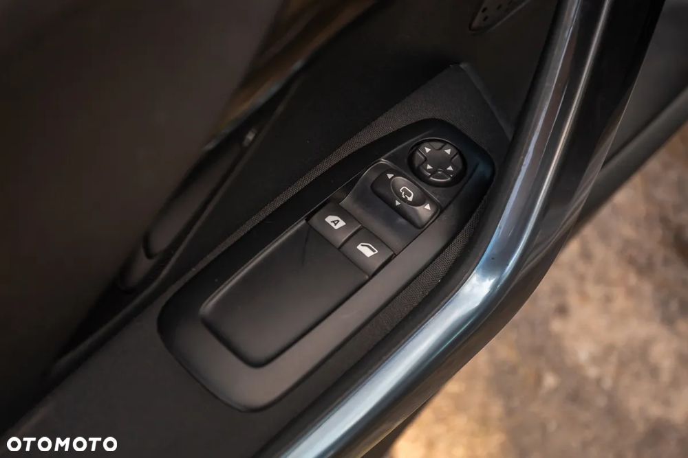 Peugeot 208 e-HDi 115 Stop&Start Allure - 21