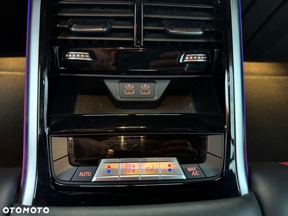BMW Seria 8 - 29
