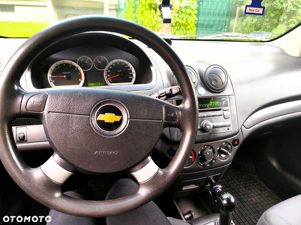 Chevrolet Aveo - 4