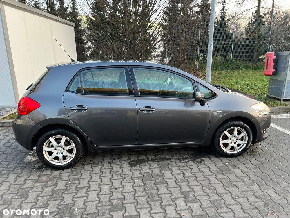 Toyota Auris 1.6 VVT-i Sol - 2