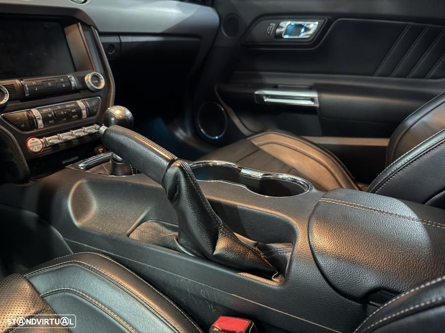 Ford Mustang 2.3i EcoBoost - 11