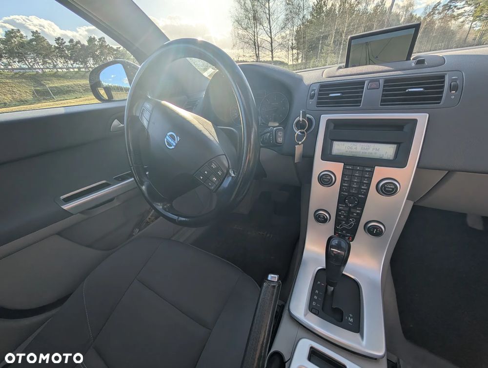Volvo V50 D5 Momentum - 14