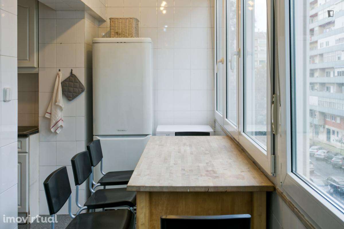 Quarto - localizado em Benfica Lisbon - Grande imagem: 3/57