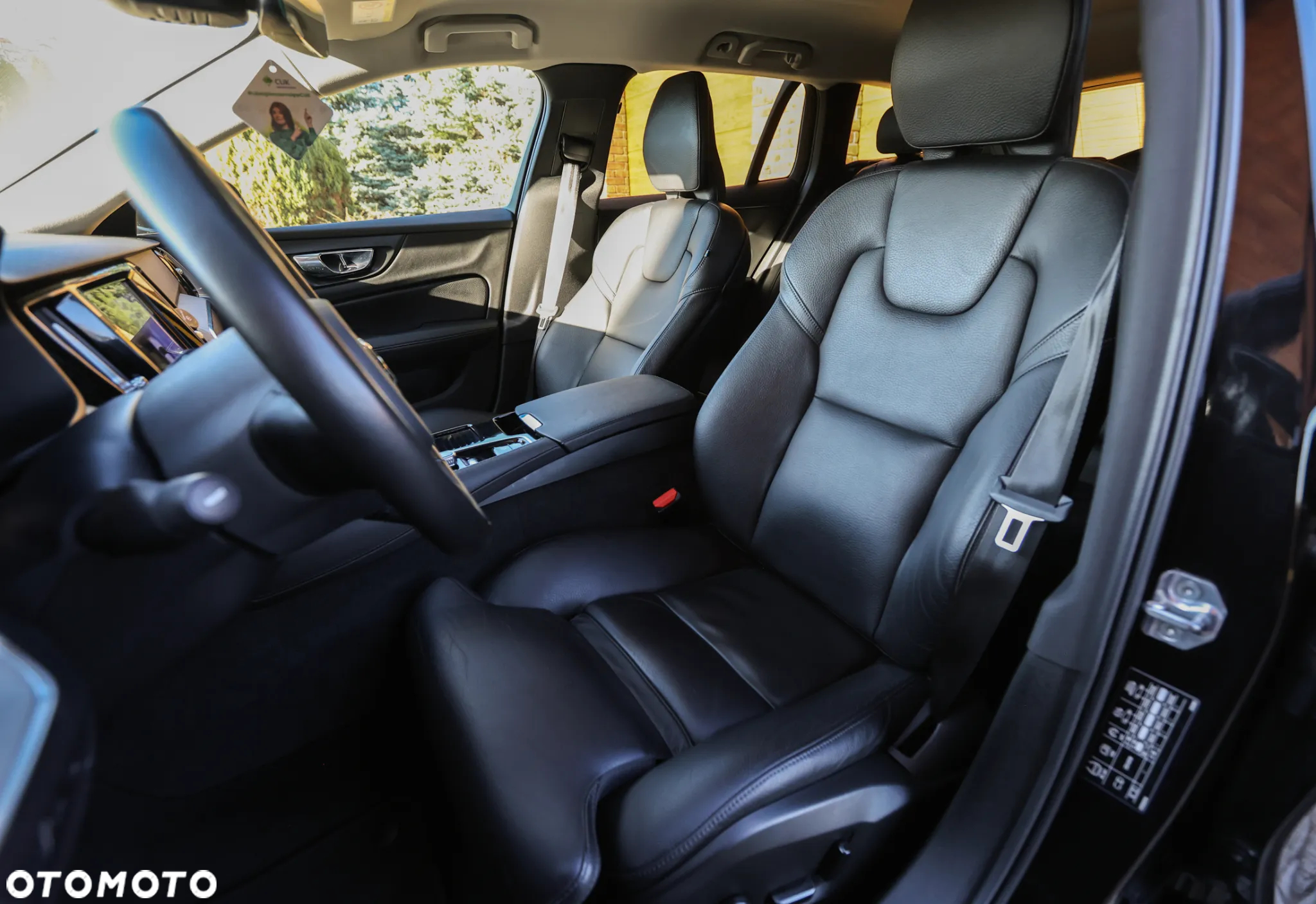 Volvo V60 T6 AWD Plug-In Hybrid Inscription - 26