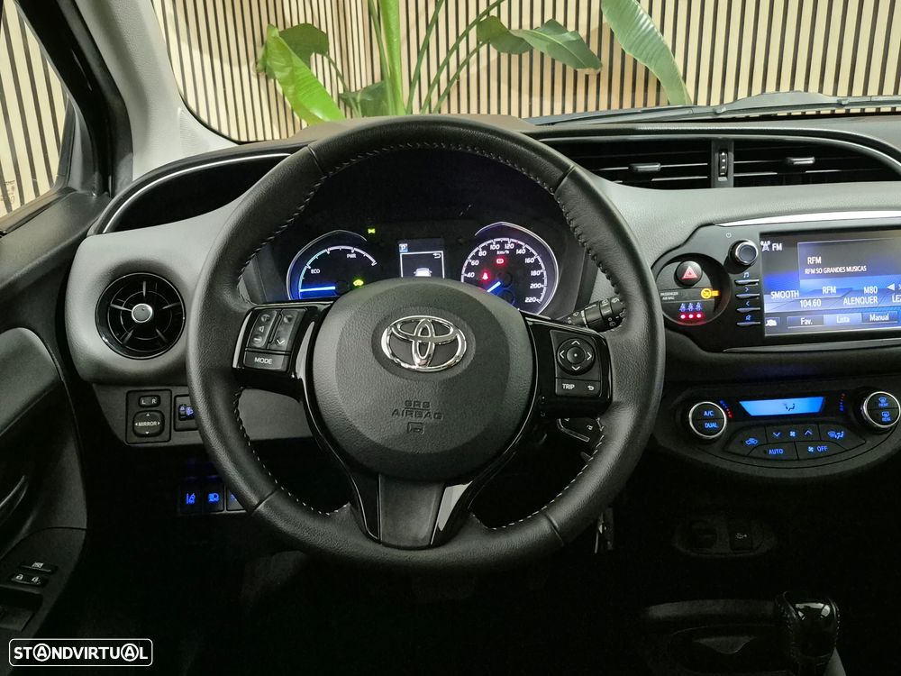 Toyota Yaris 1.5 HSD Comfort +P.Style+P.Techno - 13
