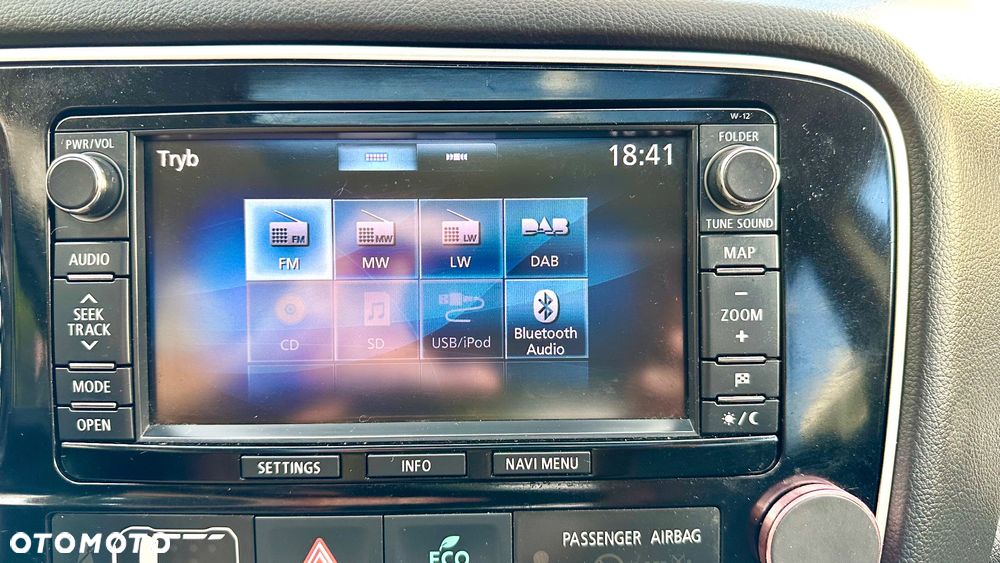 Mitsubishi Outlander 2.0 4WD Plug-In Hybrid - 35