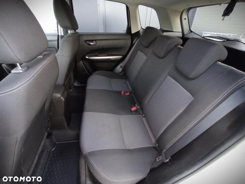 Suzuki Vitara - 12