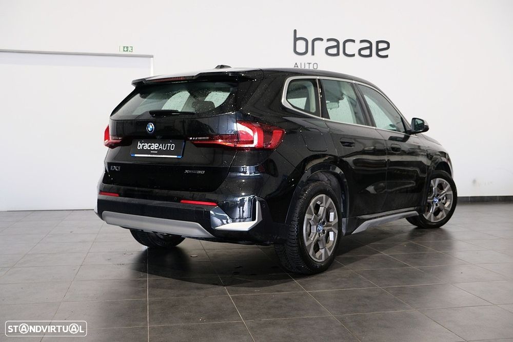 BMW iX1 xDrive30 - 7