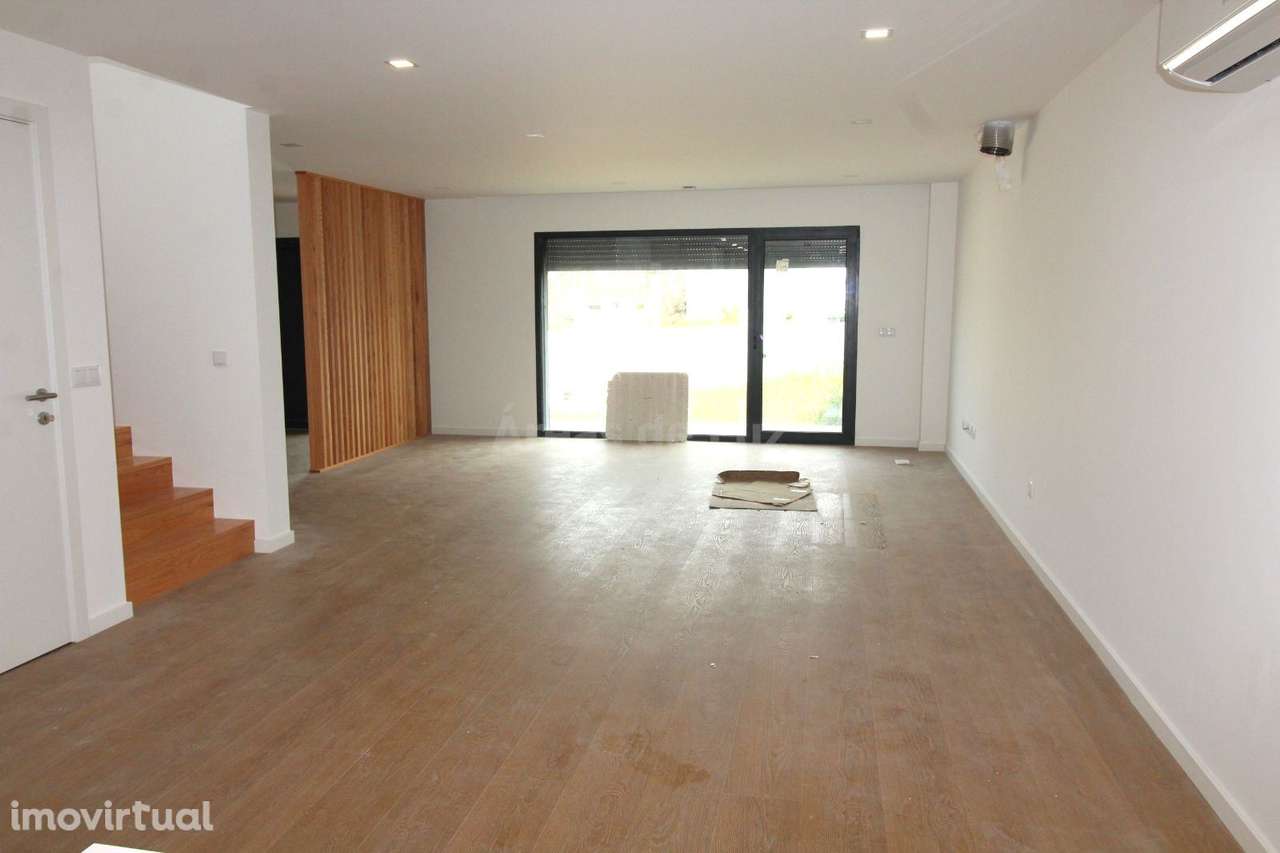 Moradia Unifamiliar - Nova - Barosa, Leiria - Grande imagem: 3/24