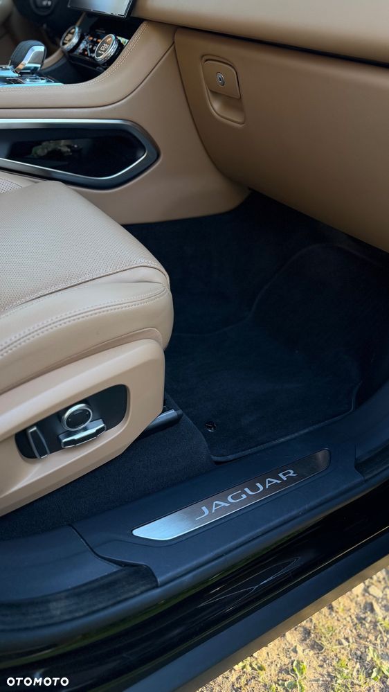 Jaguar F-Pace P250 AWD S - 21