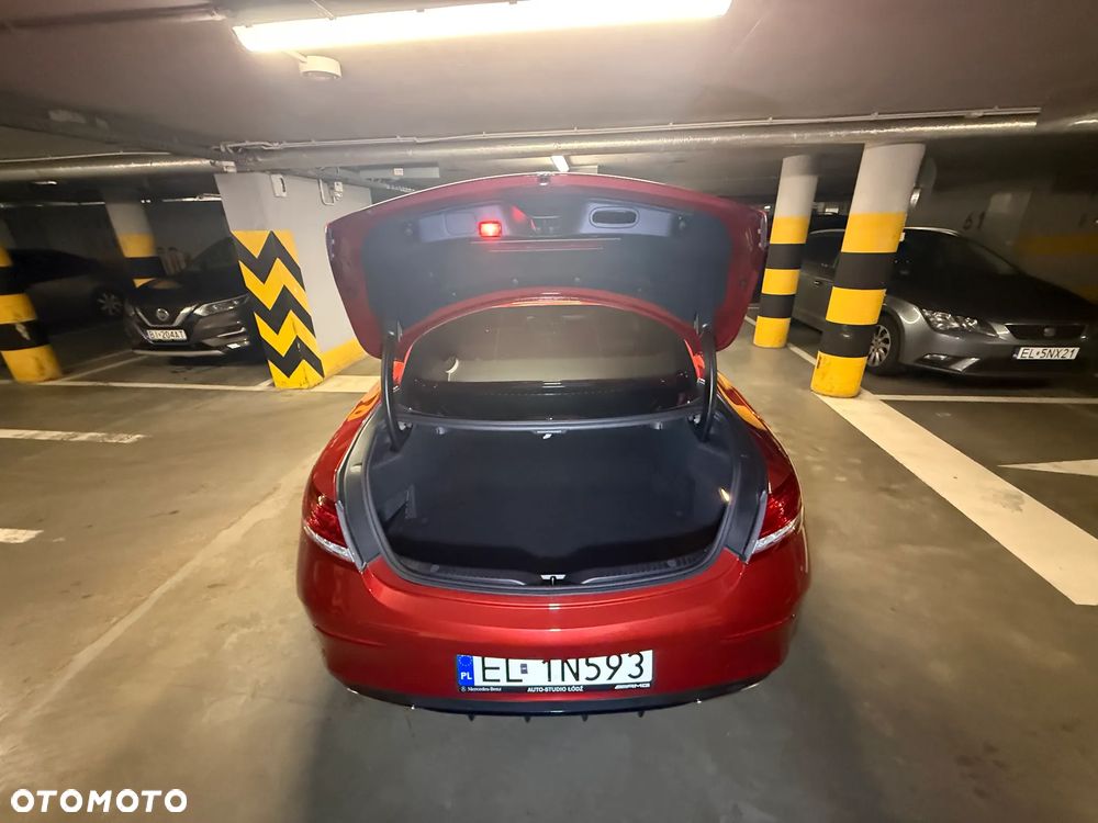 Mercedes-Benz Klasa C 300 9G-TRONIC AMG Line - 4