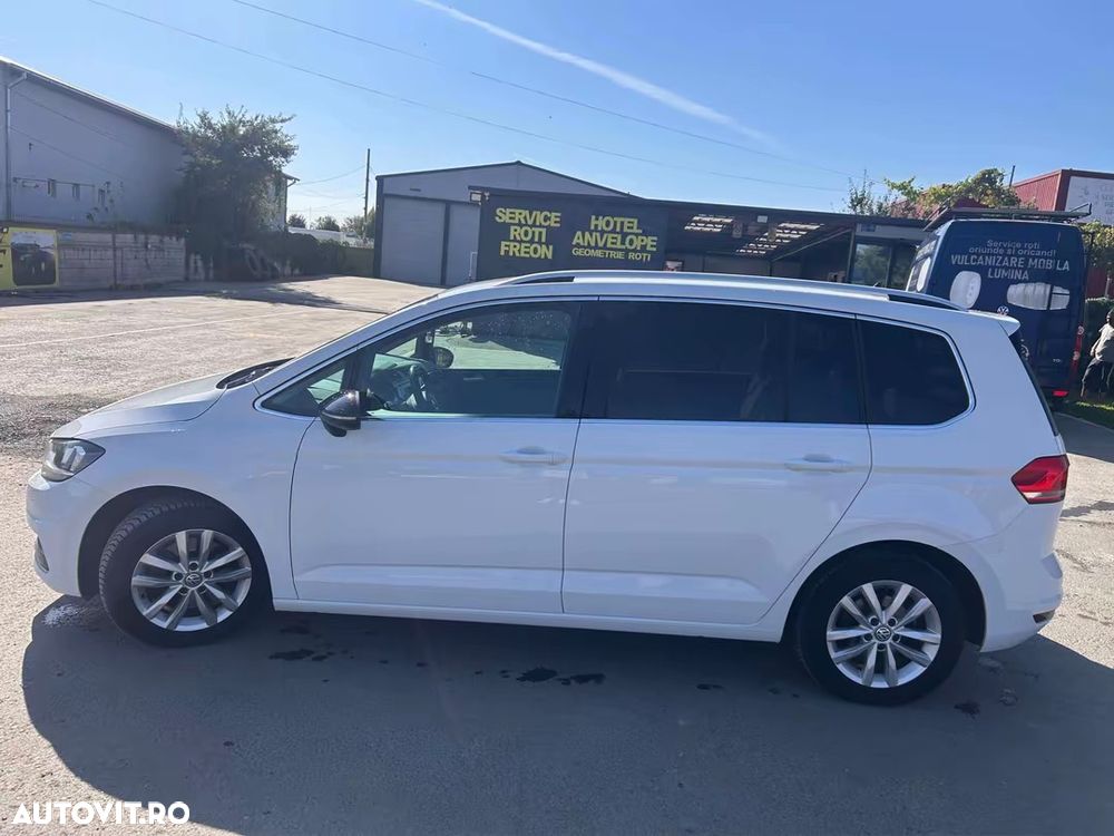 Volkswagen Touran - 30