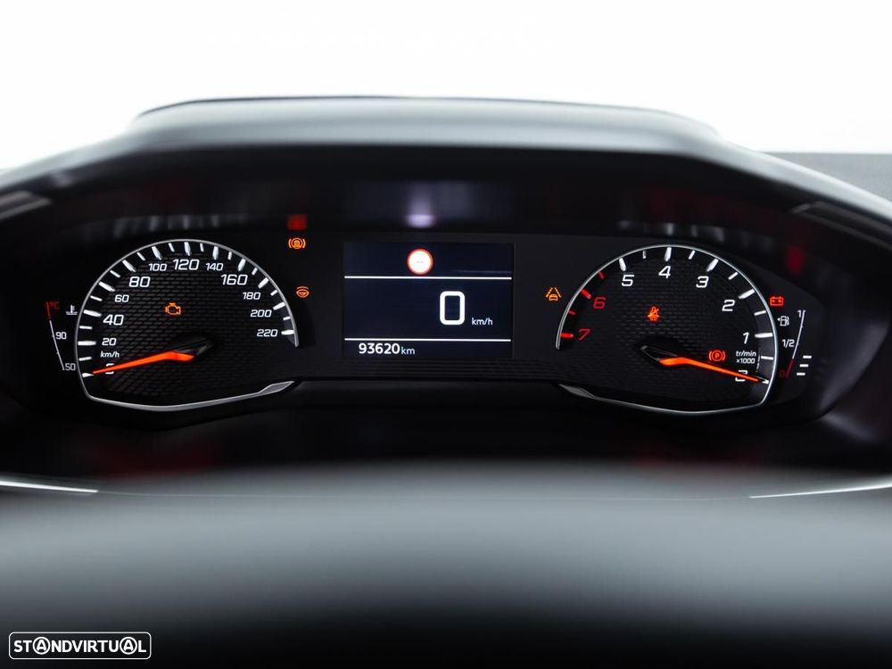 Peugeot 2008 1.2 PureTech Active — fotografia 15