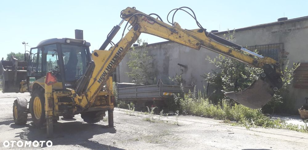 New Holland 110B - 3