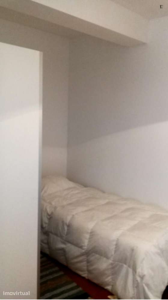 Quarto - localizado em Olaias Lisbon - Grande imagem: 2/16