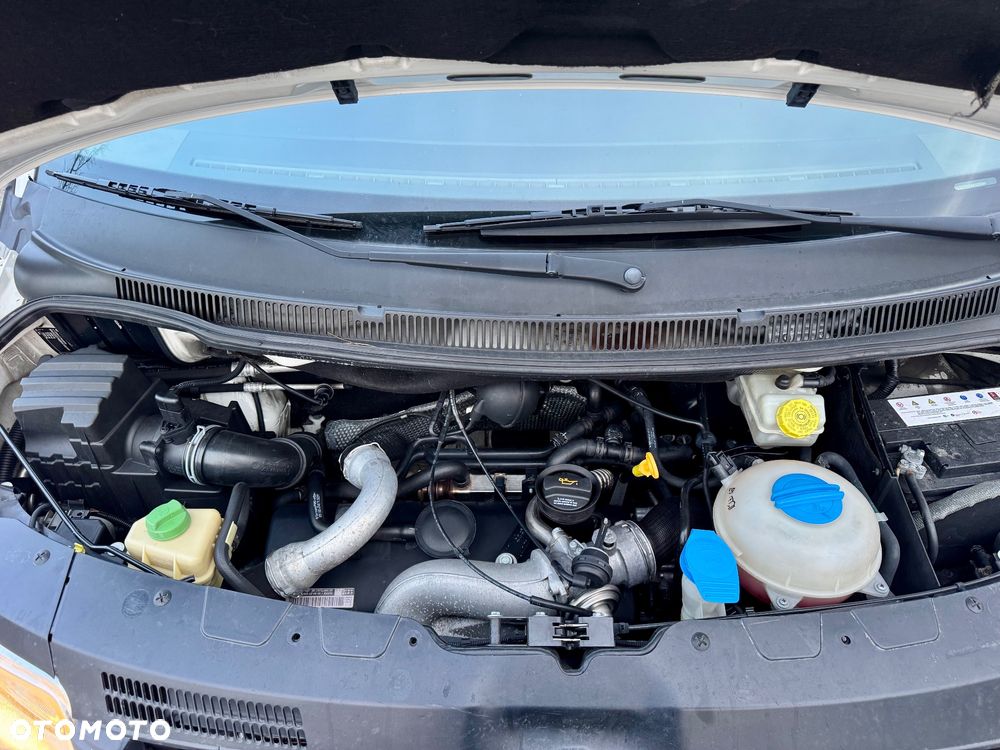 Volkswagen Caravelle - 28